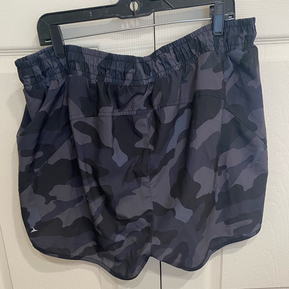 Old Navy 2X Stretch Tech Black Camo Athletic Shorts